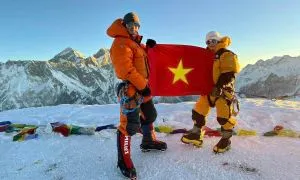 Phụ nữ Việt Nam đầu tiên chinh phục đỉnh Ama Dablam