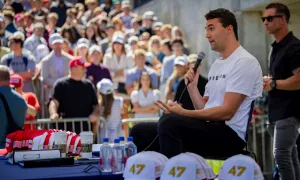 Những phút cuối đời của 'người hùng bảo thủ' Charlie Kirk Những phút cuối đời của 'người hùng bảo thủ' Charlie Kirk